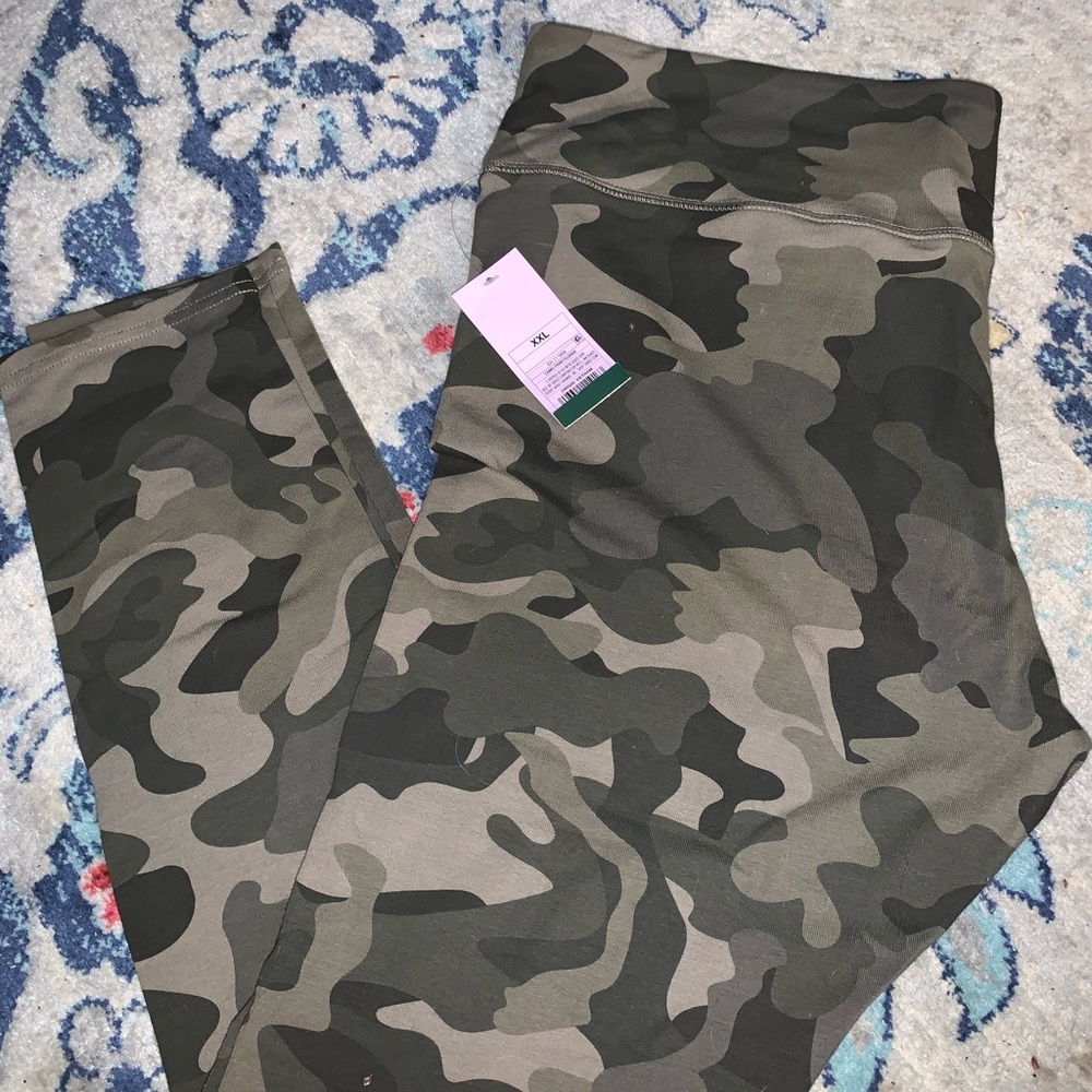 BRAND NEW W/ TAGS LEGGINGS
